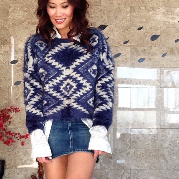 🌷BUNDELED🌷Blue Fair Isle Aztec Eyelash Yarn - Picture 2 of 4