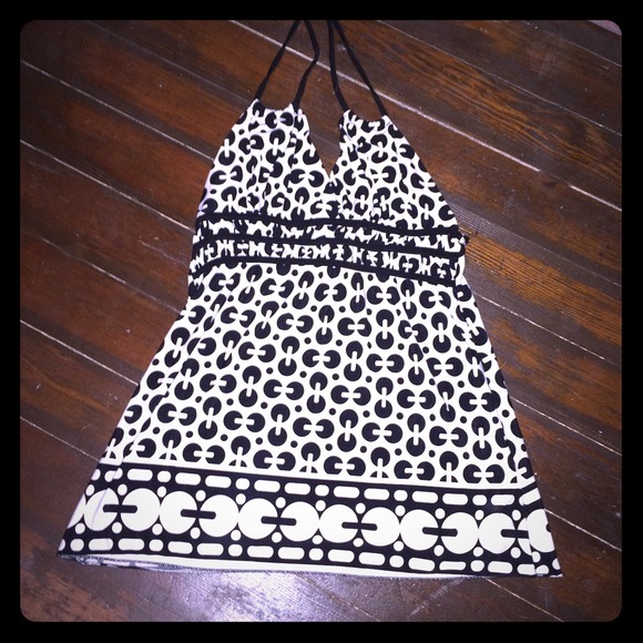 Black and white summer top