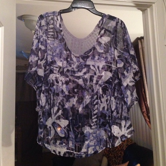 Cute Flowered Top