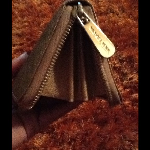 MK wristlet added to previous listing