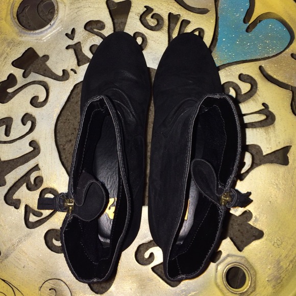 ❌SOLD on another site❌VS Report Booties - Picture 2 of 4