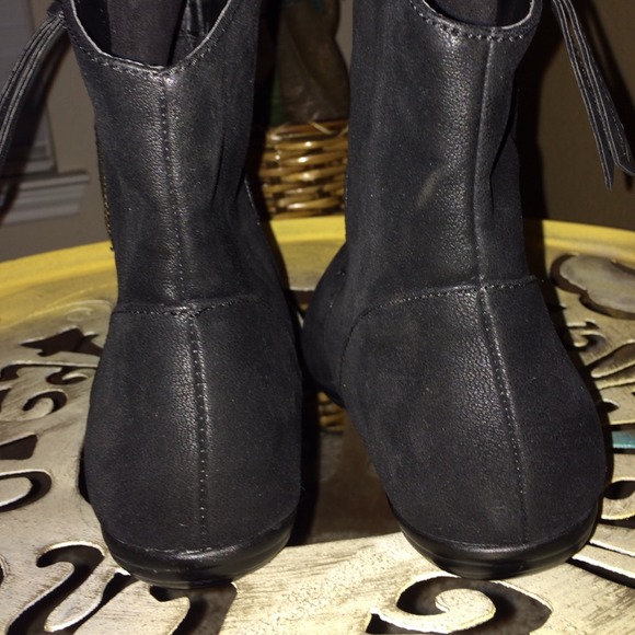 ❌SOLD on another site❌VS Report Booties - Picture 3 of 4