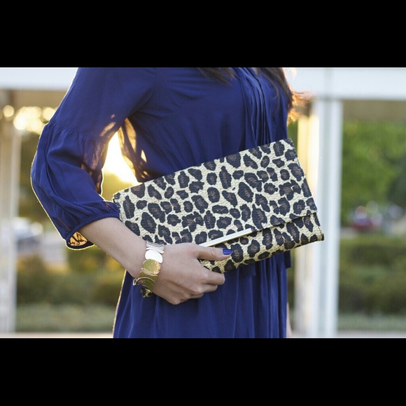 Leopard clutch
