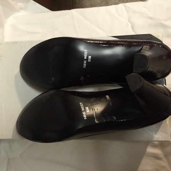 Nine West 6 1/2 burgundy pumps - Picture 3 of 4