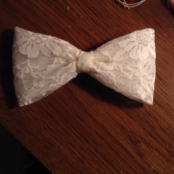 White Lace Bow