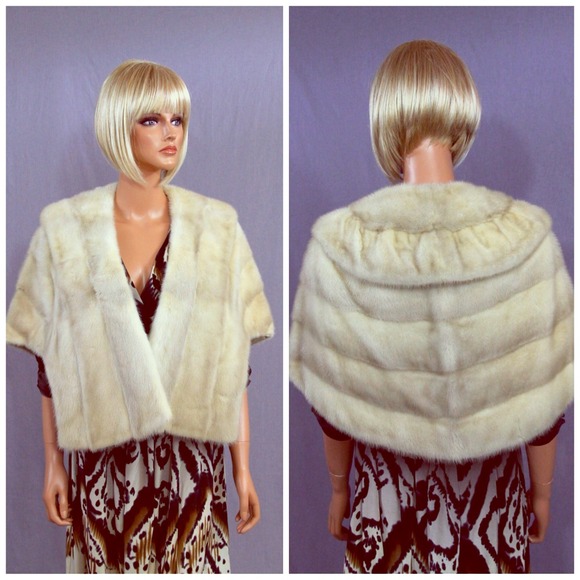 Platinum Blonde Mink Stole w/Pockets