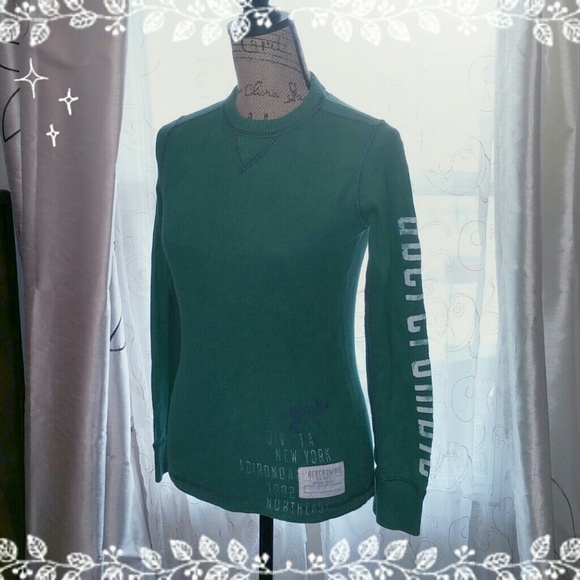 Abercrombie & Fitch Long Sleeved Tee