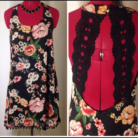 Double Zero Dresses & Skirts - 🌷 Black backless dress with floral print and lace