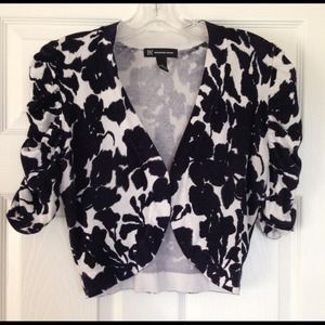 Soft cropped cardigan and 3 pairs of earrings