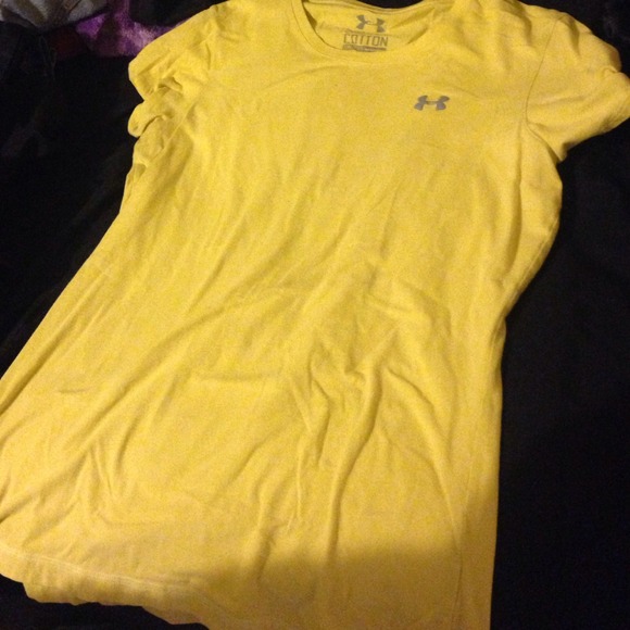 Yellow Top, semi-fitted. - Picture 1 of 3