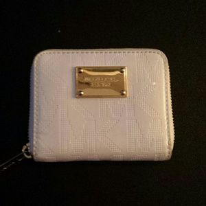 Michael Kors Wallet / recently reduced