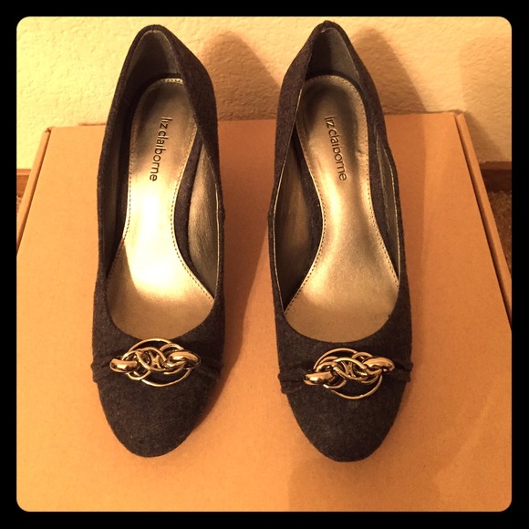 Liz Claiborne dark gray pumps size 6.5