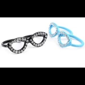 Assorted color glasses ring