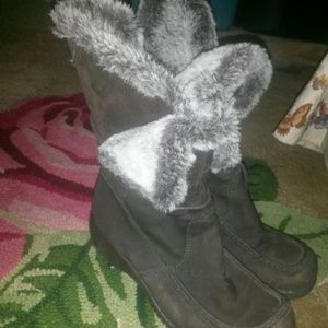Old Navy size 9/9.5 faux fur lined boots!! STEAL!!