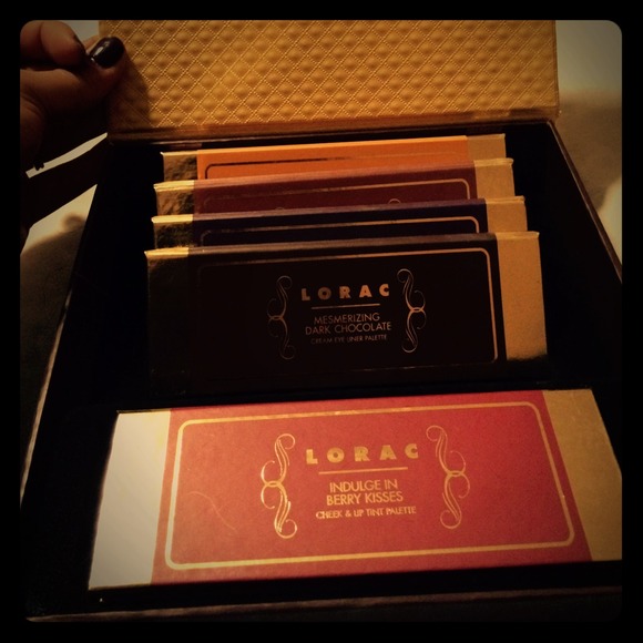 Other - ✨hold✨ lorac makeup kit.