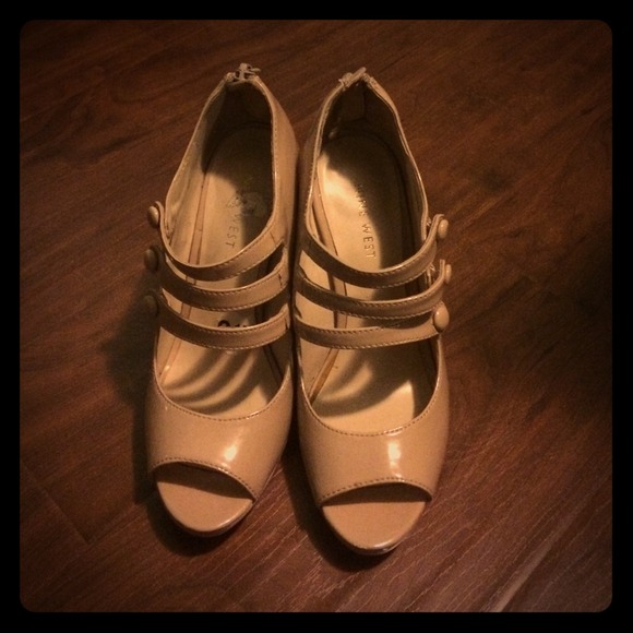 Beige heels