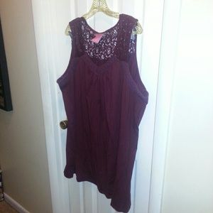 Plus size maroon top