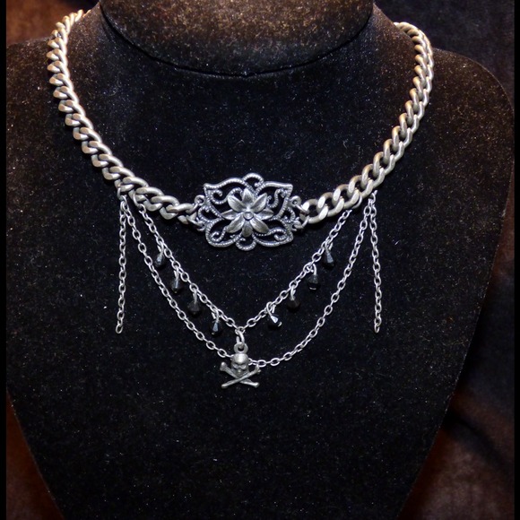 Matte Silver Choker with chains and A Skull