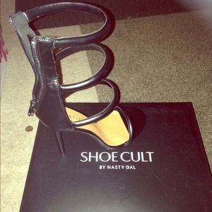 Shoe cut on a level hill by Nasty Gal! (Never worn