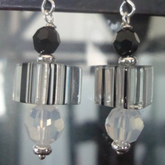 Earrings - Picture 1 of 1