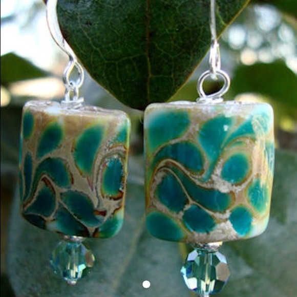 Earrings - Picture 1 of 1