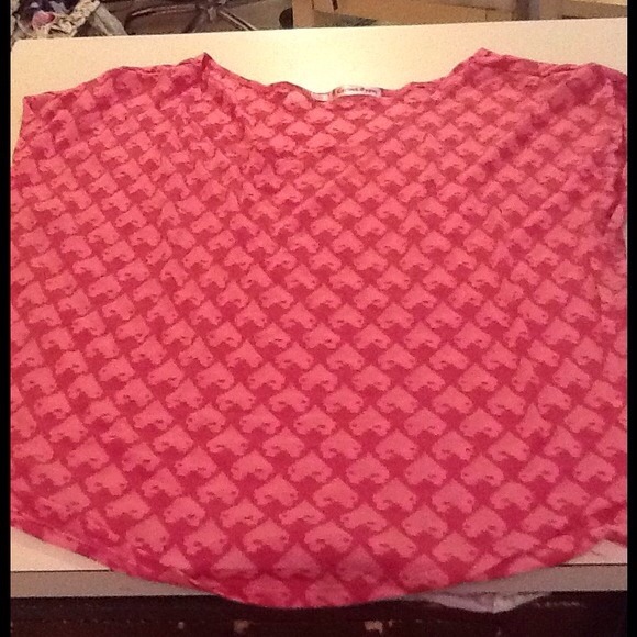 ***SOLD*** Oversized pink top with hearts
