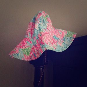 Lilly Pulitzer Floppy Hat✨