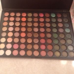 Like new costal scents pallet