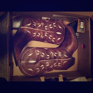 Women's Ariat LIKE NEW boots