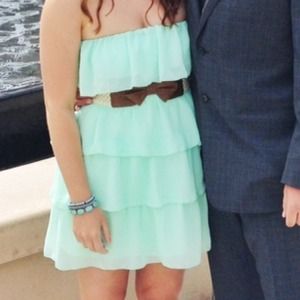 Strapless mint dress with belt!