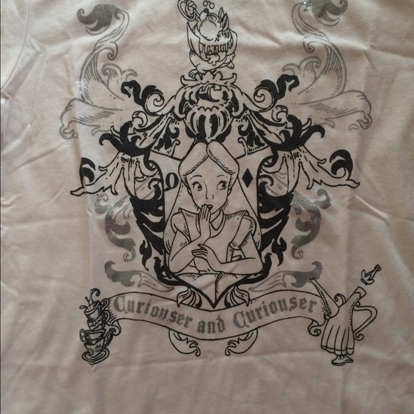 Alice in wonderland tee - Picture 2 of 3