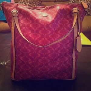 PRICE DROP🎉🎊Authentic coach Peyton dream c