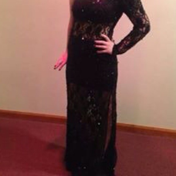 🎉Host Pick🎉 Lace & Sequins Formal Prom Dress - Picture 4 of 4