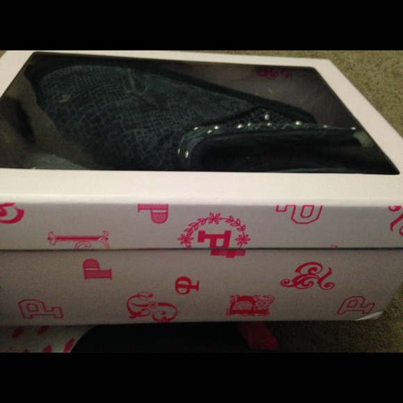 Brand new in box vs boots! - Picture 4 of 5