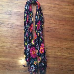 Lightweight scarf