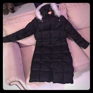 Long puffer coat with hooded faux fur