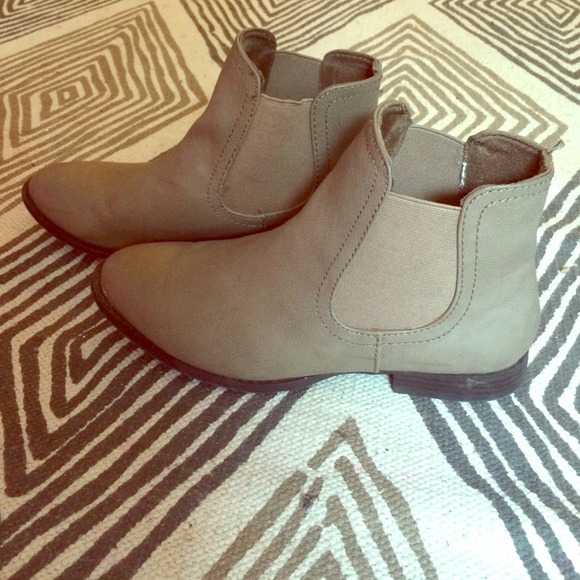Old Navy short boots