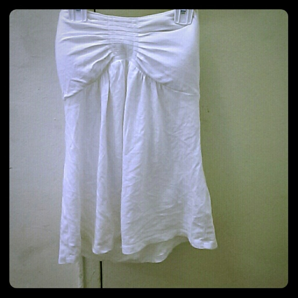 sleeveless top white