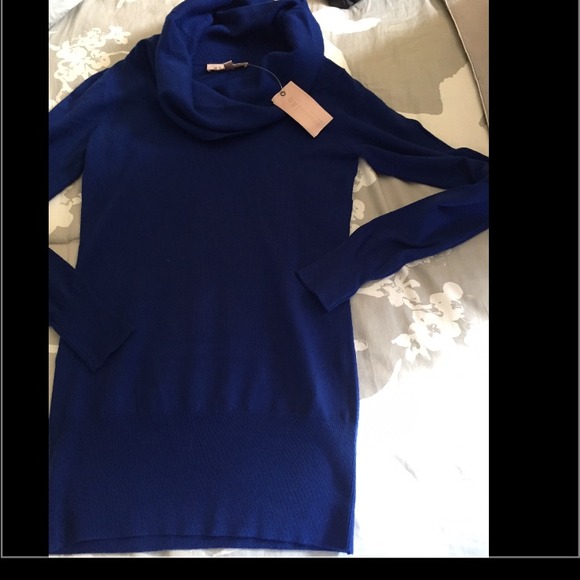 For Elizabeth 🌷Royal blue cowl neck top - Picture 2 of 4