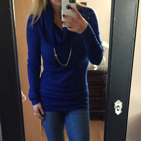 For Elizabeth 🌷Royal blue cowl neck top - Picture 3 of 4