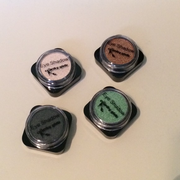 Four eyeshadows! - Picture 1 of 1