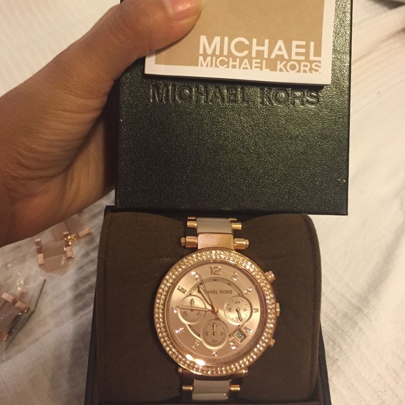 Michael kors rose gold watch - Picture 2 of 4
