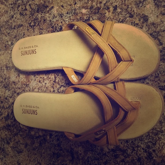 Bass tan sandal 7 1/2