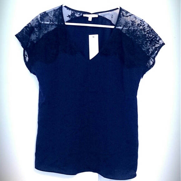 NWT Black n Blue V-neck with Lace - Picture 2 of 4