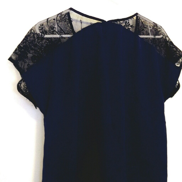 NWT Black n Blue V-neck with Lace - Picture 4 of 4