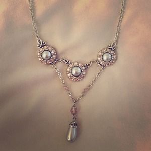 ⬇️REDUCED grey pearl and pink Brighton necklace