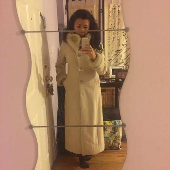 Long beige coat - Picture 2 of 2