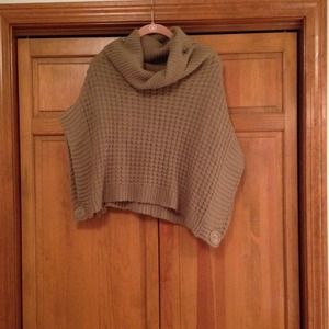 Cropped beige sweater