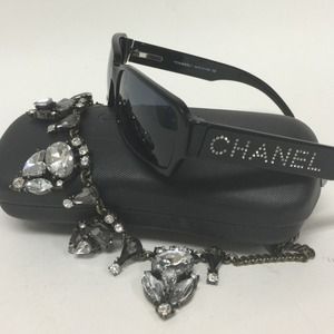 📌JUST IN📌 Chanel Rhinestone Sunglasses