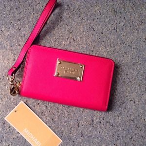 FiNAL PRICE CUT ✂️🆕Michael Kors Wallet wristlet🎀